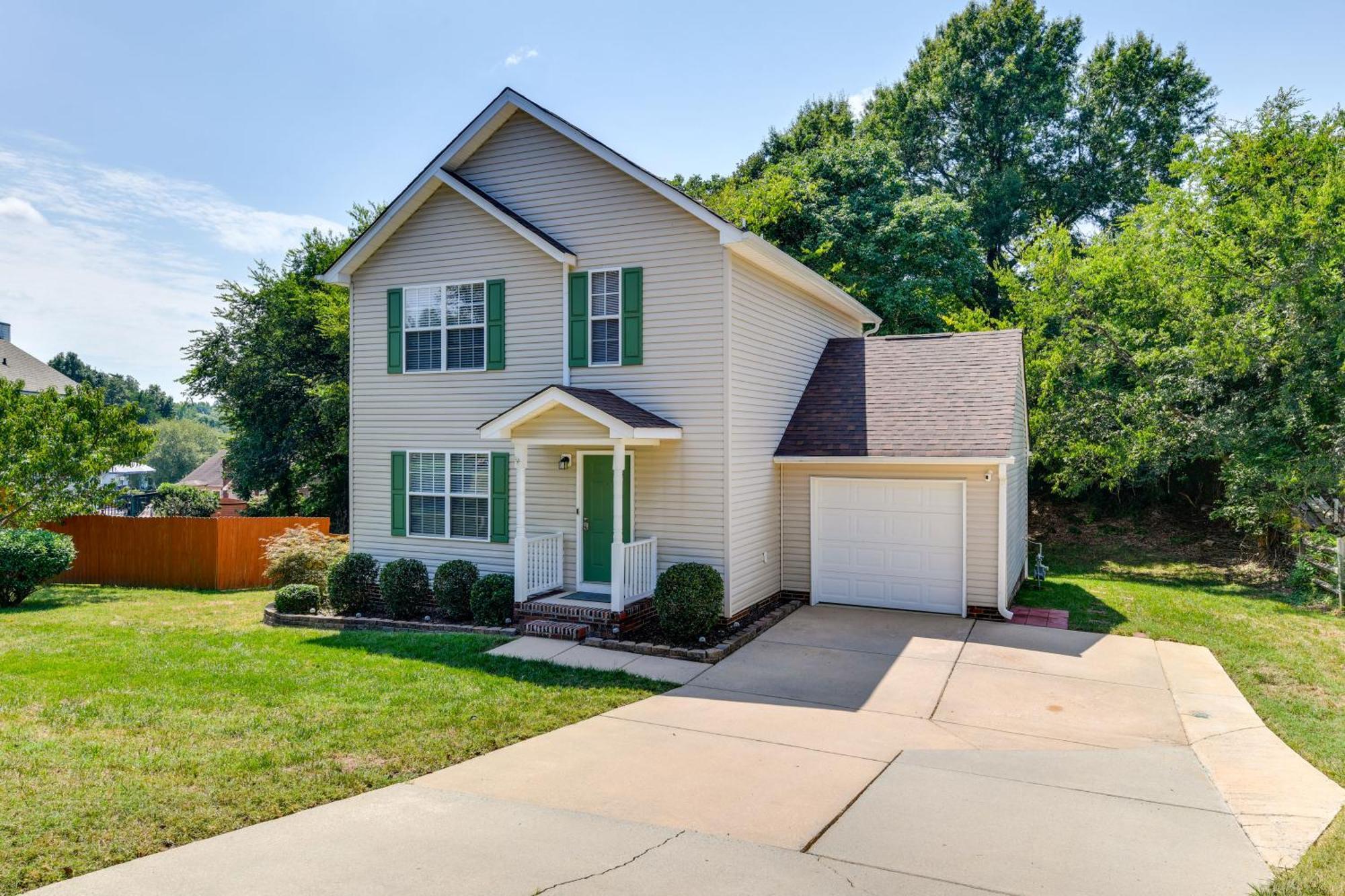Cozy Urban Retreat With Grill, Near Uncc Villa Charlotte Exterior photo