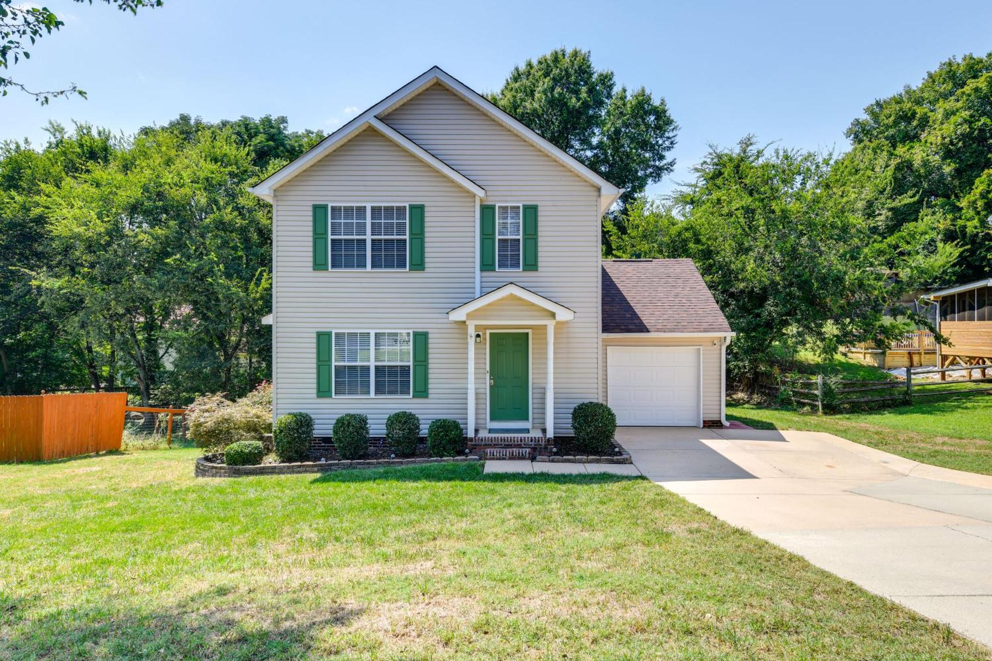 Cozy Urban Retreat With Grill, Near Uncc Villa Charlotte Exterior photo